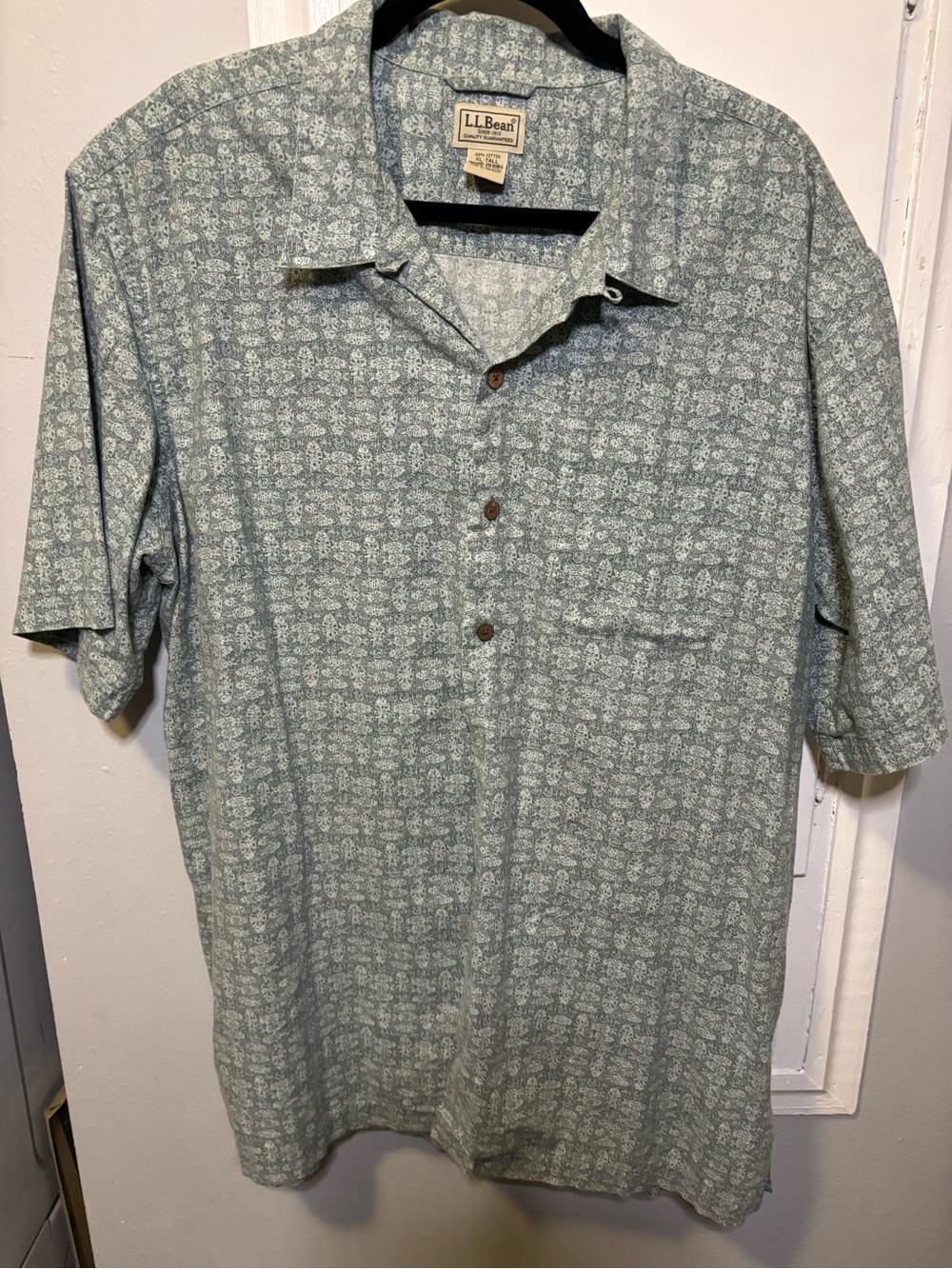 L.L. Bean Short-Sleeve Button-Down Shirt in Light Sage Green Print